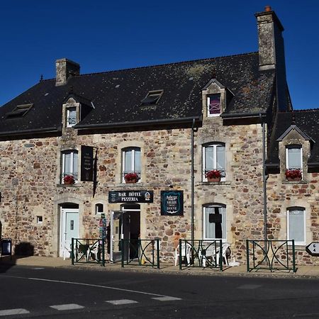 Auberge de la vallée de la douve L'Etang-Bertrand Esterno foto