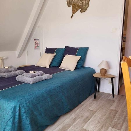 Auberge de la vallée de la douve L'Etang-Bertrand Esterno foto