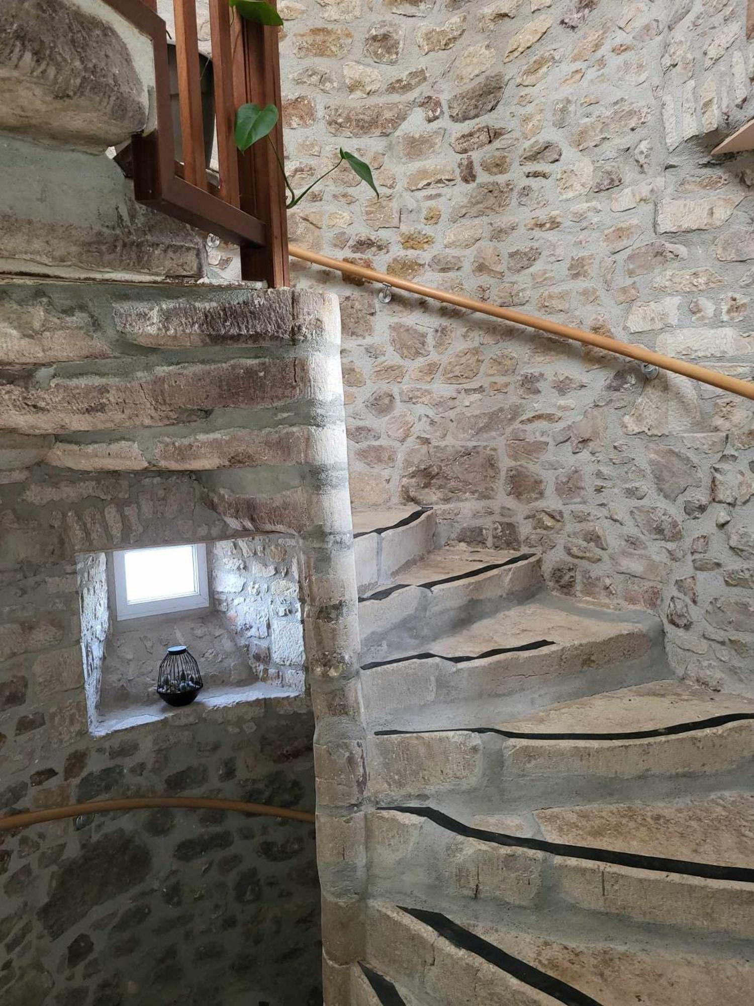 Auberge de la vallée de la douve L'Etang-Bertrand Esterno foto